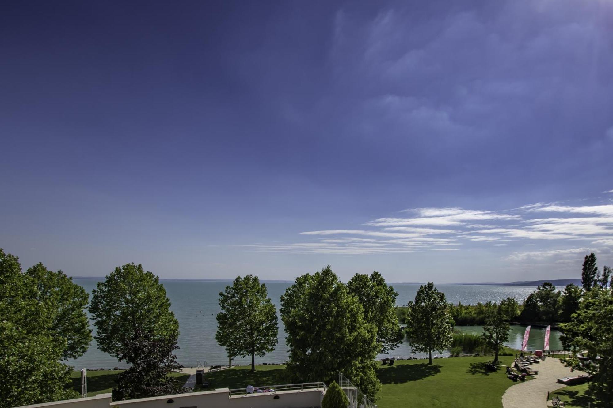 Kenese Bay Garden Resort & Conference Balatonkenese Zewnętrze zdjęcie